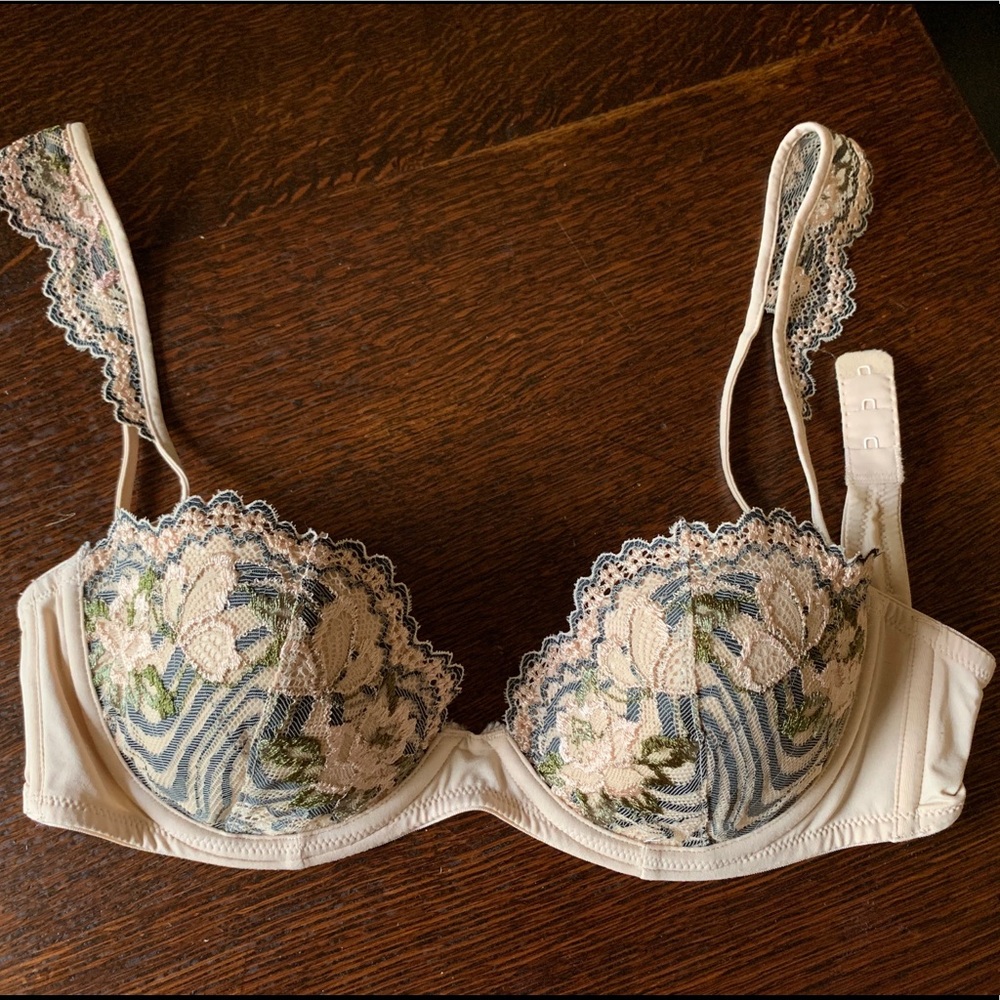 Josie Natori lace bra with detachable straps 34B